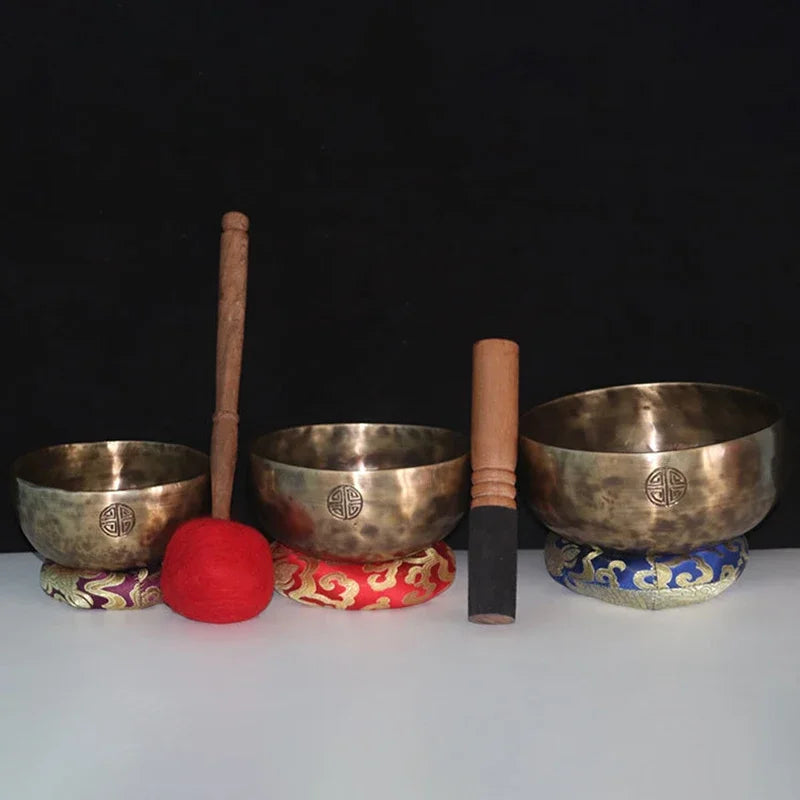 Full Moon Singing Bowl 

A powerful handcrafted singing bowl with a deep, rich and long-lasting resonance.

Handcrafted in South India, this Full Moon singing bowl is created using traditional techniques to produce a beautifu